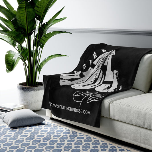 365 BRAND | Signature Series - Velveteen Plush Blanket